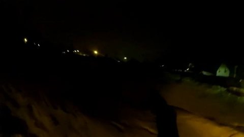 Сашка работает охранником. Вся суть работы, немного шутеек, и сколько за это платят.