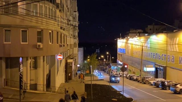 9.05.22. Четвёртое видео. Немного дачи. Прогулка по ночному городу. Салют в честь Дня Победы.