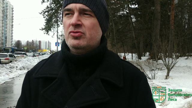 Жители не дали огородить лес и заставили убрать забор в Битцевском лесу
