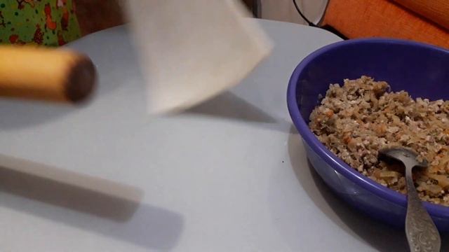 Каша с клубникой//Грудки куриные с овощами// Слойки с мясом и капустой