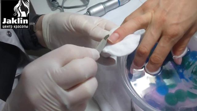 Комбинированный маникюр c покрытием SHELLAC FRENCH.