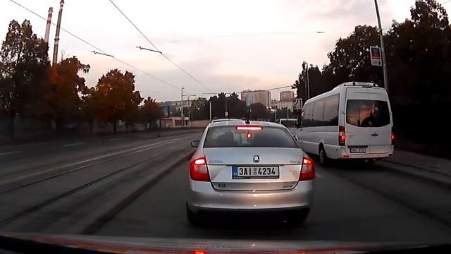 dvr18_2 - 2 kanálová kamera + 2,7" LCD monitor pro záznam obrazu