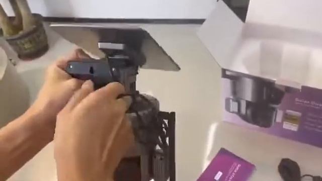 WIFI operation video Y5 Solar Camera 4K HD Dual Scrceen Preview 10X Optical Zoom Night Vision