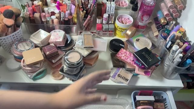 Большая уборка и расхламление косметики!❤️/Декоративная и уходовая/Выкинула косметику??/Уборка?