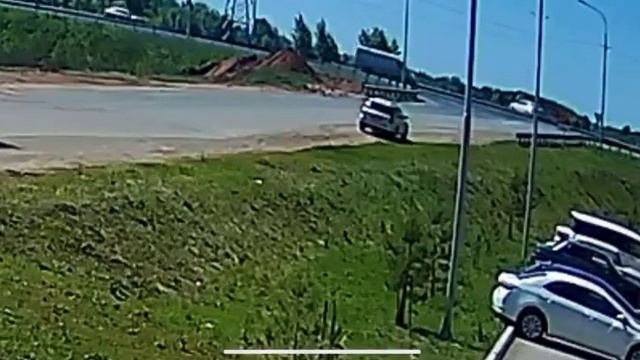 Видео с камер ДТП на Загородном шоссе возле ЖК «Гранд парк»