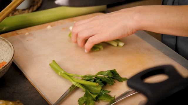 2 Яркий куриный суп с весенней ноткой и сливочным акцентом