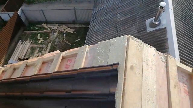 Установили металлочерепицу по 1 скату. Амулет, день 19.