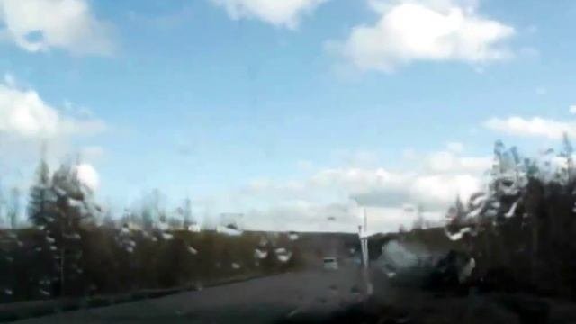 Пьяный водитель врезался в фонарный столб  Drunken driving