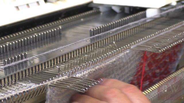 Вяжем трехцветные носки на вязальной машине