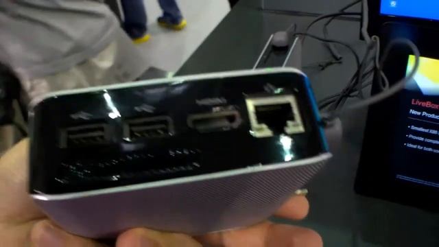 AMD LiveBox ist der kleinste Windows 8 PC der Welt