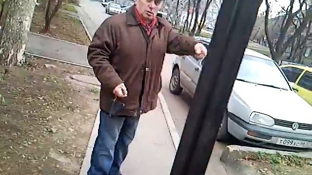 Дворовый сепаратизм или отгораживание дворов.