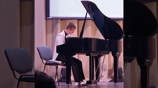 "Утешение" Ш.Тактакишвили, исполняет Кобызов Ефим, 13 лет. преп. Митяшина З.Н. ДШИ г. Арамиль