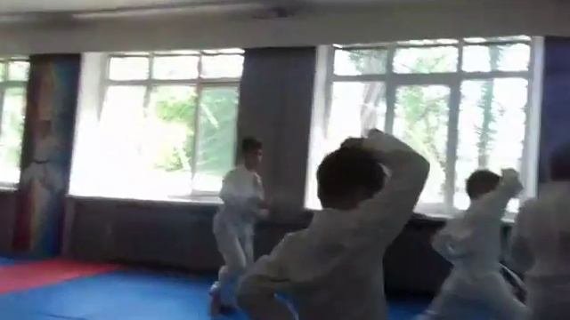 Мой брат получил жолтий пояс по карате