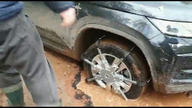 Противобуксовочная система на колеса Мертвая Хватка, цепи больше не нужны