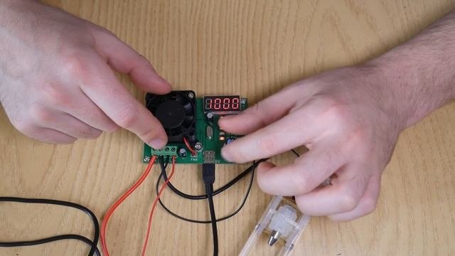 TEC-06 Хороший тестер аккумуляторов! Строим график разряда! \ Battery Tester!