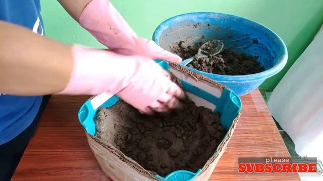 Best Cement Ideas - DIY Flower Pot Made Of Plastic - Cement Craft Ideas