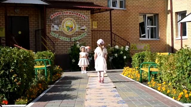 Парад шляп и причесок