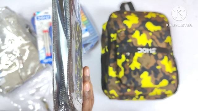Doms Glamore Art Bag Price 2000rs vs Doms Camo Art Bag Price 2000rs - Unboxing and Review in Hindi