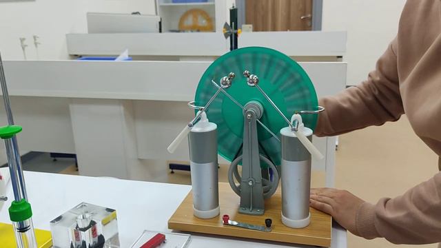 Elektrofor maşını.Qaz boşalması.