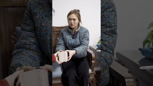 農村姪女尋求協助，考上大學卻因家庭困難無法上學，不料老闆直接給她10萬現金！ 【郭亞利】