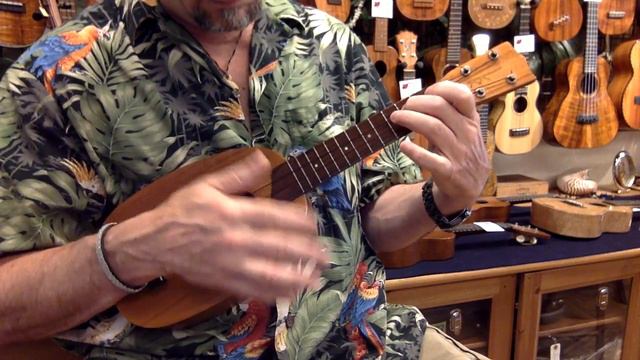 "Moon River" on Kamaka 1970's Vintage Koa Pineapple Soprano #3776 @ Ukulele Mania, Tokyo