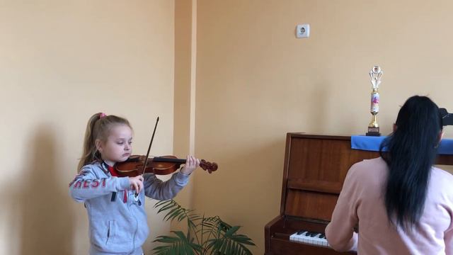 Полончик Ірина - «Паучок» В. Иванников. «Потанцюємо» Е. Тиличеева