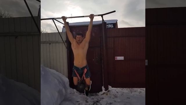 Можно"НАКАЧАТЬСЯ" без спортпита.Вторая тренировка за неделю на турнике+24кг