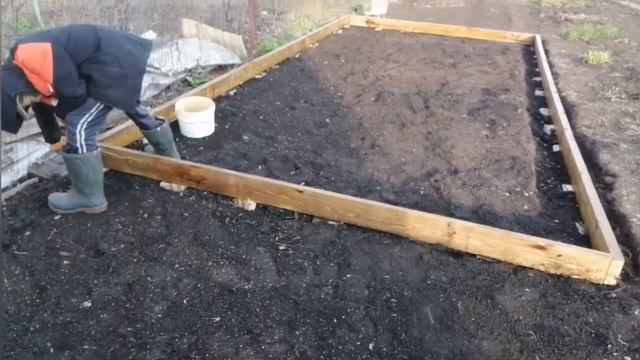 сделали каркас под теплицу