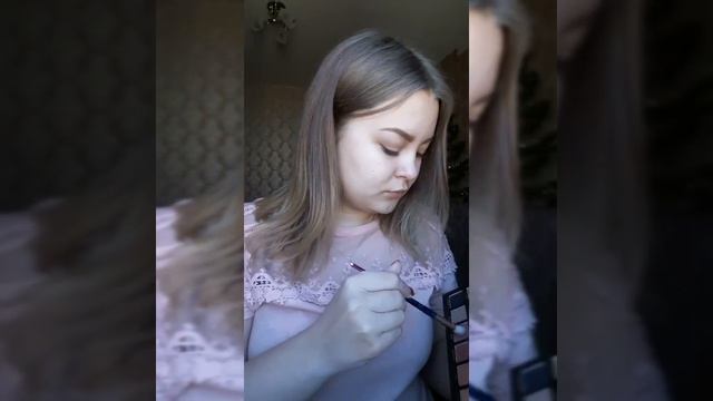 Нюдовый макияж палеткой HUDA