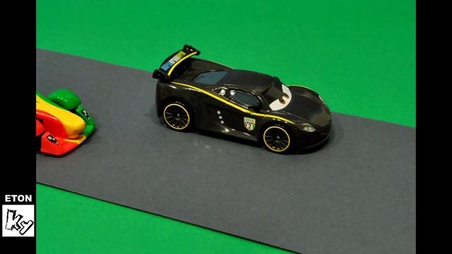 Disney Cars 2 : Lewis Hamilton VS Rip Clutchgoneski World Grand Prix Racing - StopMotion