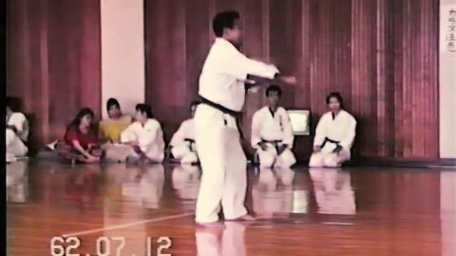 Hama Higa no Tonfa 2 - Ryukyu Kobudo Kata Competition 1987