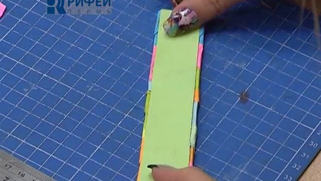 Школа дизайна  Салфетница из цветных карандашей