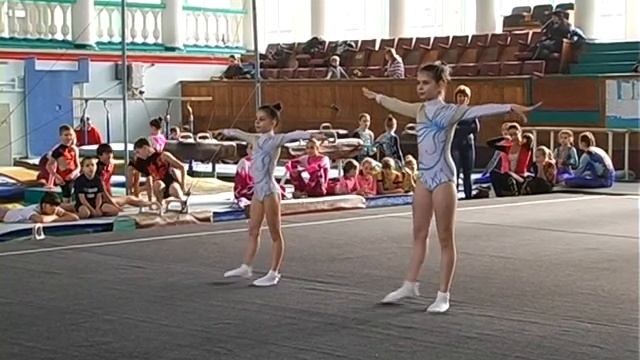 Карпук К., Радченко Т. Открытый чемпионат ДНР по спортивной акробатике 21 11 2015