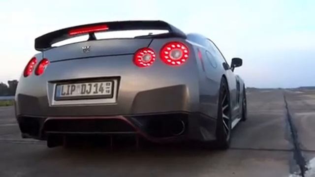 Ниссан gtr мощный старт