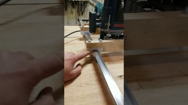 Built A ROUTER SLED To Flatten The Workbench Top