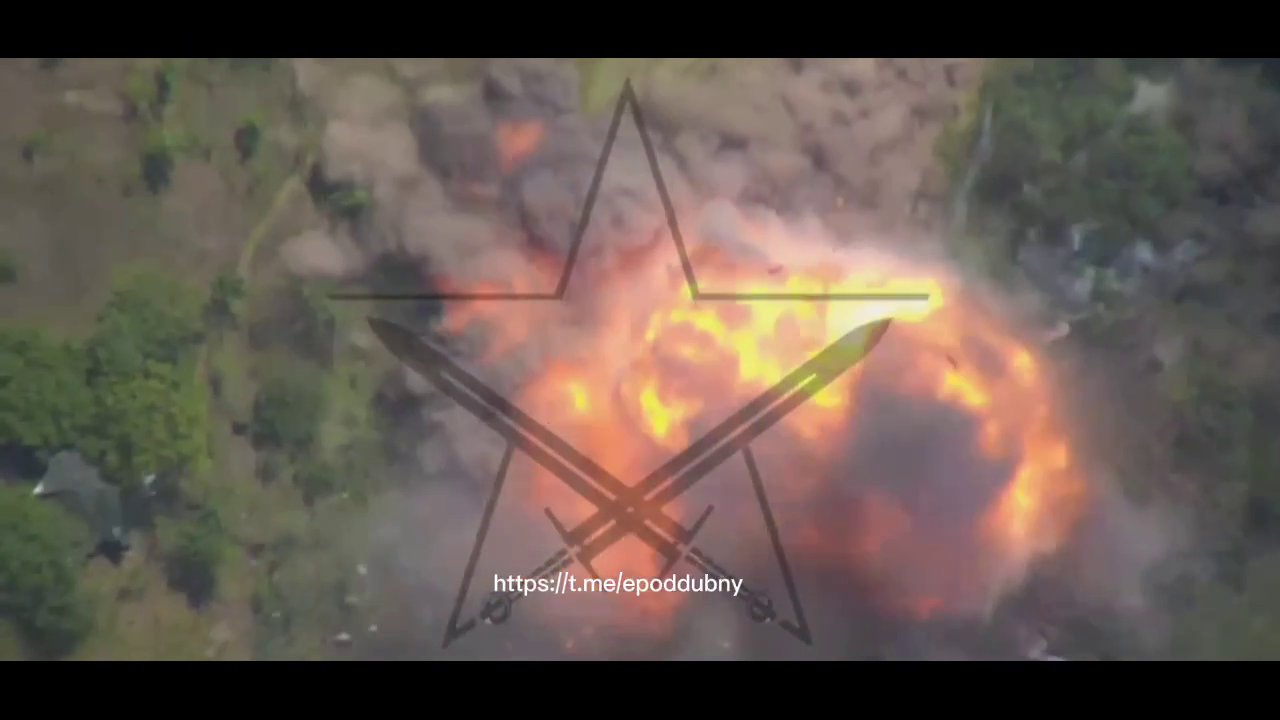 Мощная детонация. Ланцет уничтожил украинскую фуру со снарядами.