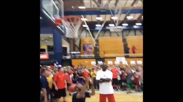 Michael Jordan  Chris Paul Bet Jordan Shoes At Michael Jordan Flight School Camp