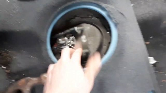 Vauxhall Opel Corsa C - How to Remove and Replace Fuel Pump