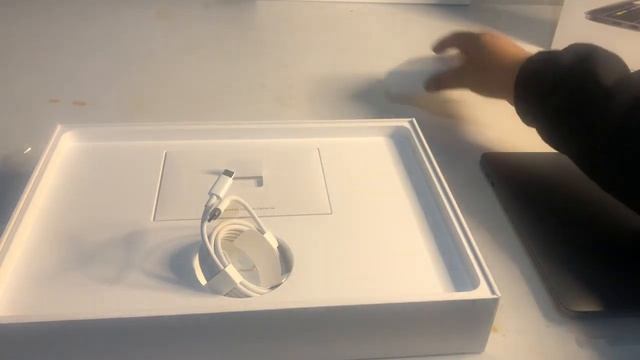 MacBook Pro 13 Inc W/touchbar 2019 Unboxing