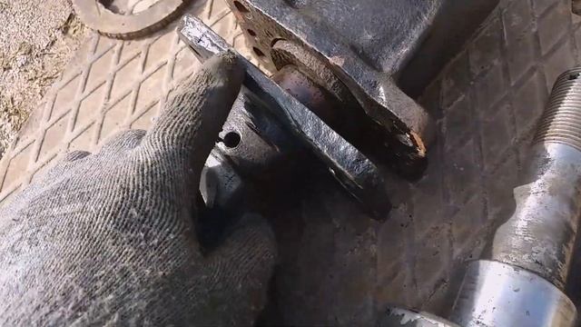 побудова мого саморобного трактора 002 . заміна форкона з газ на зіл
