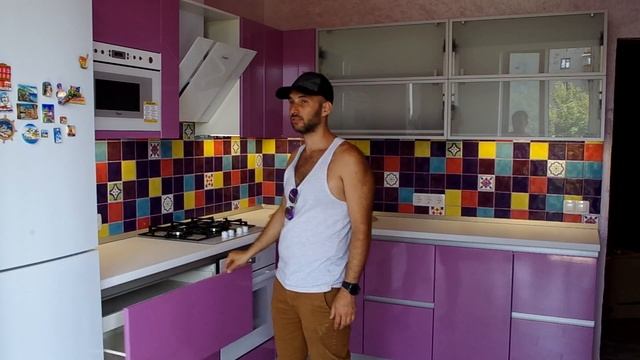 Кухня Виктория К180504. Открывание без ручек.