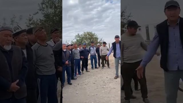 Ак-Ордонун эли: “Башкы прокурор Курманкул Зулушев жер саткандардын үстүнөн карайт”