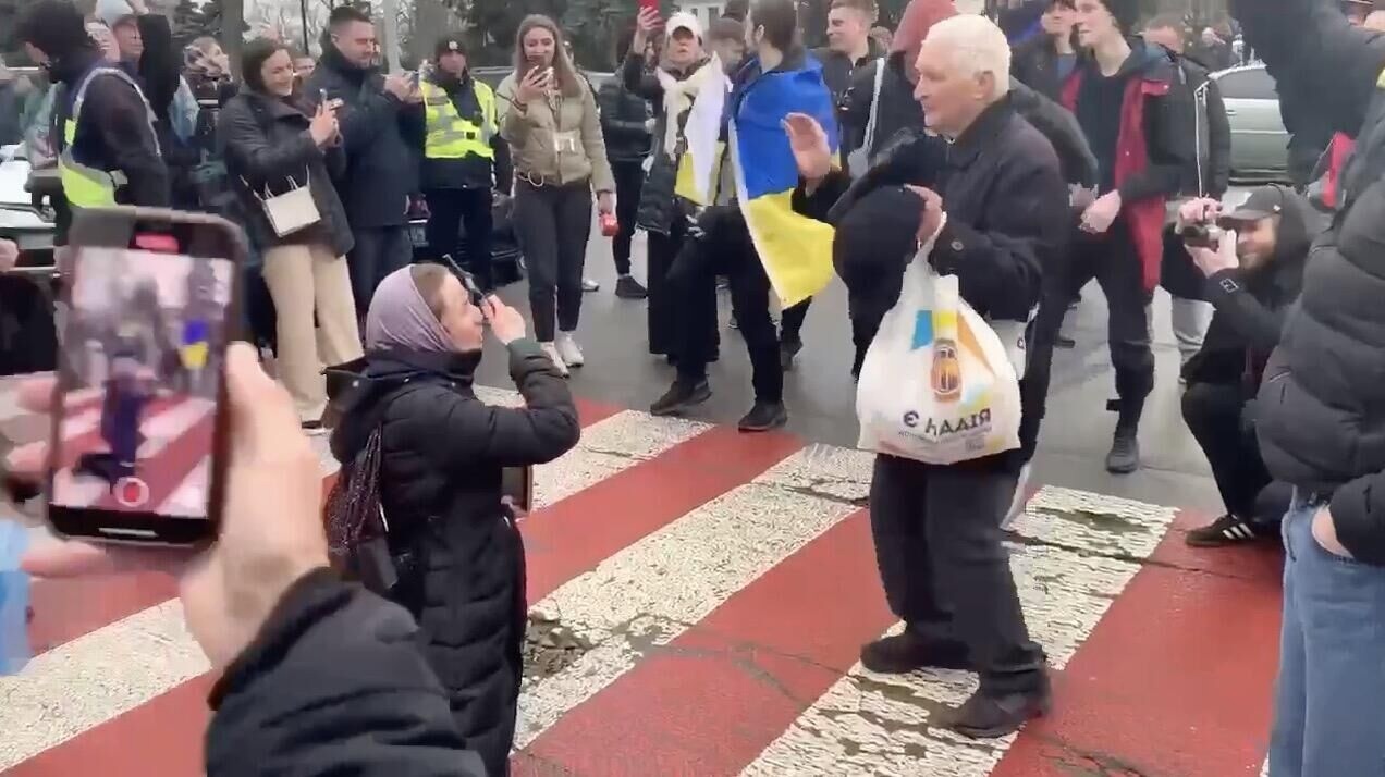 Девушка у Лавры