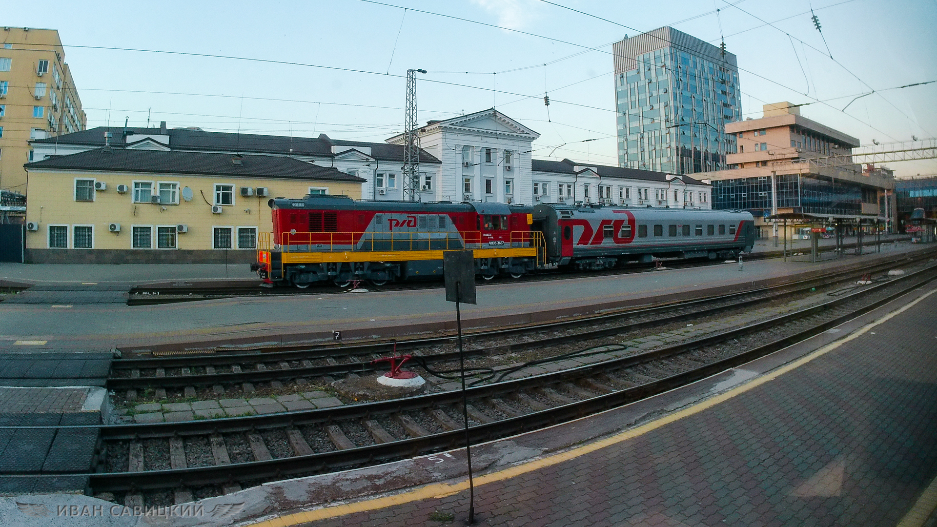 Железная дорога из окна поезда от Ростова-на-Дону до Большого Лога