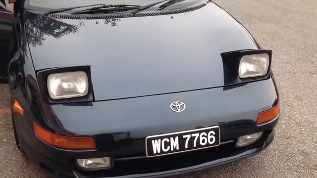 Toyota MR2 SW20 Pop Up headlights