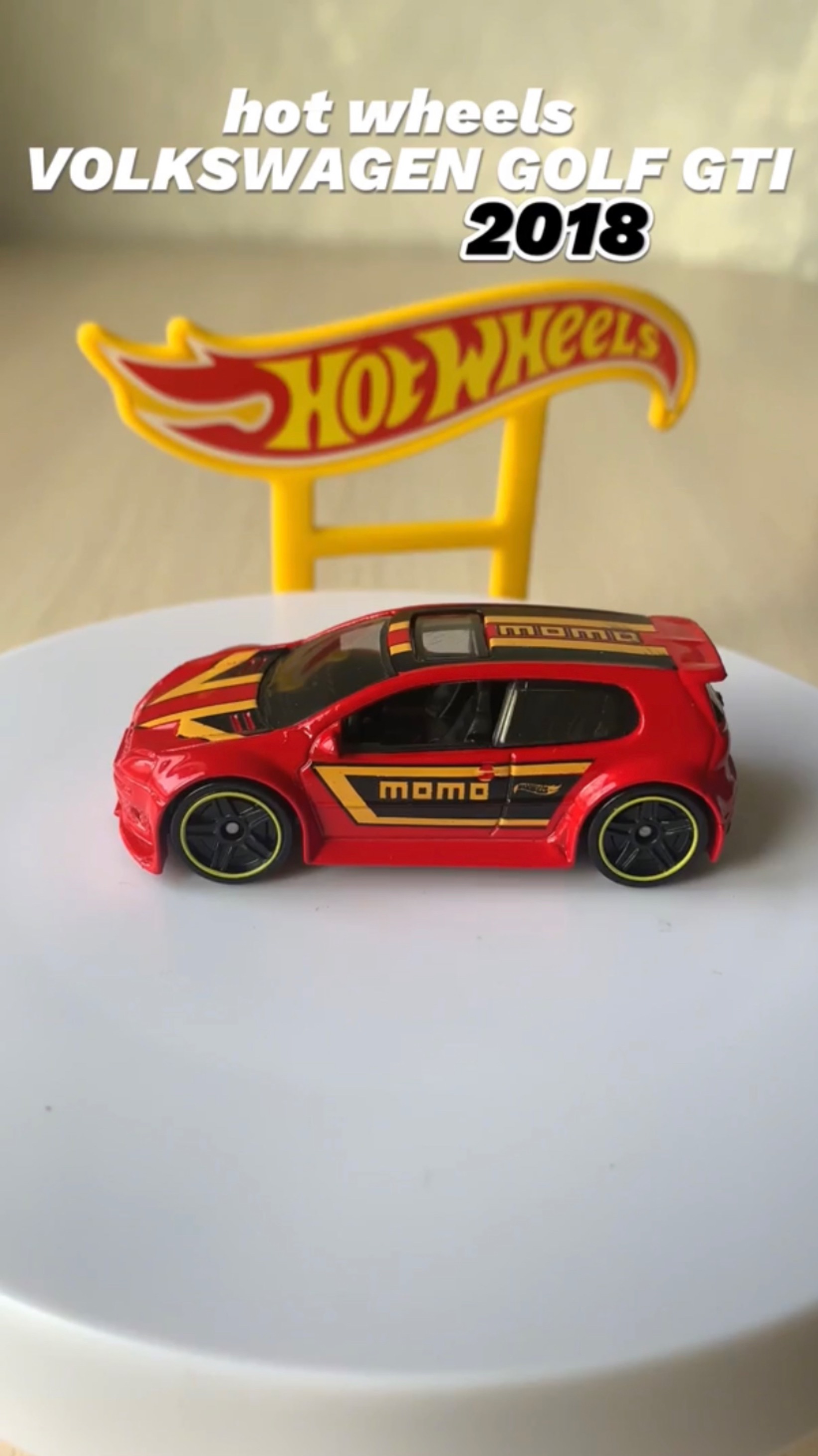 Машинка hot wheels Volkswagen GOLF GTI