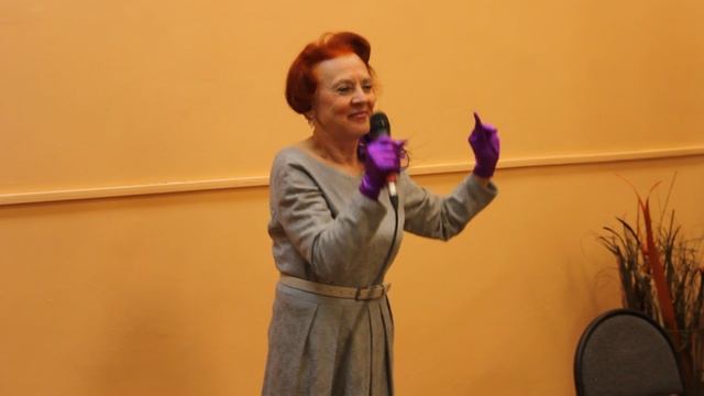 Елена Тёлина с песней "Плясовая".