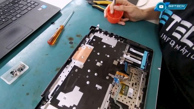 LENOVO YOGA 520 COM CARCAÇA E TECLADO DANIFICADOS, REPARO QUASE COMPLETO!