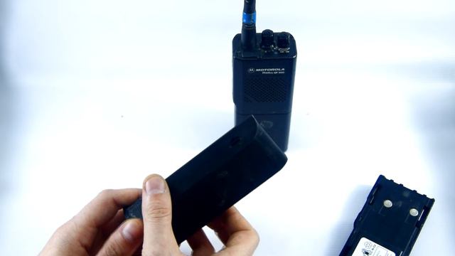 Кейс аккумуляторов 18650 на радиостанцию Motorola GP300 с зарядкой от Type-C.