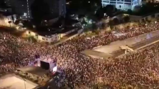 Тысячи израильтян вышли на улицы в столице Израиля, чтобы потребовать отставки Нетаньяху